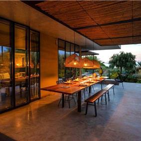 6 bedroom villa with pool and sea views near Noto, Sicily, sleeps 12
